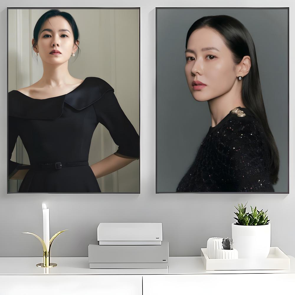 Poster dell'attrice Son Ye-jin - Home Office Ye recensione e prezzo